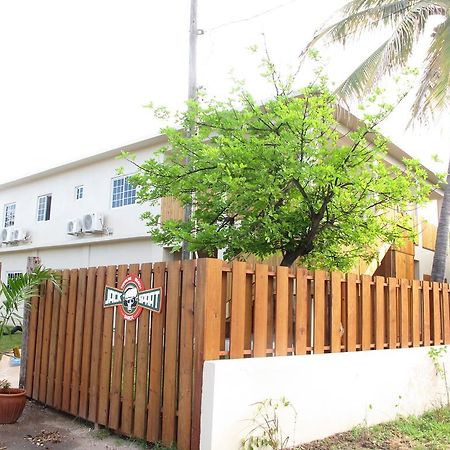 Just Next Door Treasure Beach Exterior foto